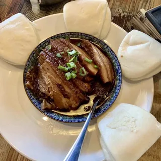 Braised Pork Stomach Hunan Style Served with Buns