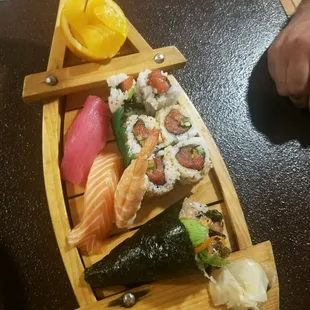 Salmon Skin Hand Roll