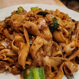 Basil pork Chow Fun