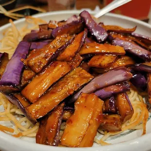 Yu xiang eggplant w/ fried noodles