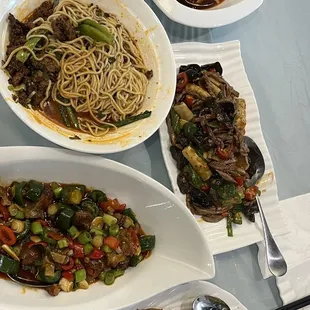 We ordered 5 dishes and they all really good!! Recommanded!