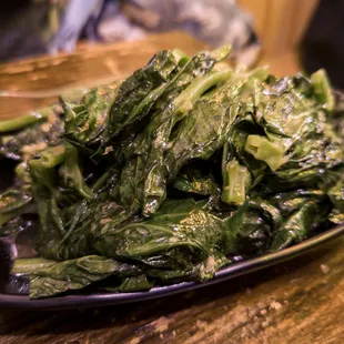 Pea leaves with garlic