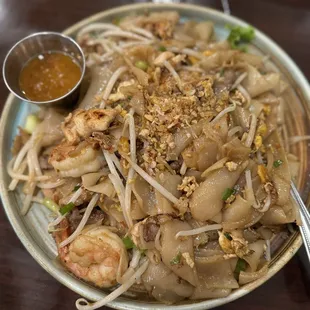 Pad gai (combination)