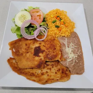 Milanesa de pollo dinner