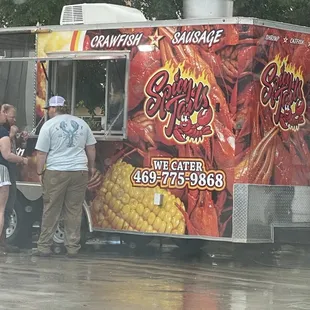 Convenient location open on weekends only. Even came to my car and served me in the rain!