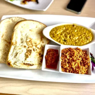 Toast paan with curries