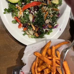 Kale salad, sweet potatoes fries, &amp; salmon