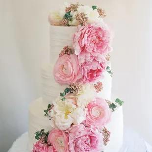 a three tiered wedding cake