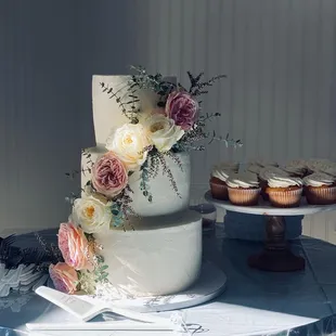 Wedding cake and gluten free cupcakes