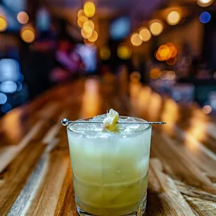 Penicillin
featuring Compass Box Artist Blend Scotch, honey ginger syrup and a spritz of Laphroaig Islay Single Malt Scotch