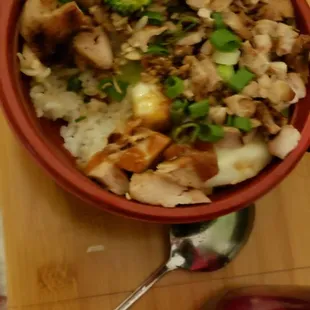 Teriyaki bowl sauce on the side ...... .