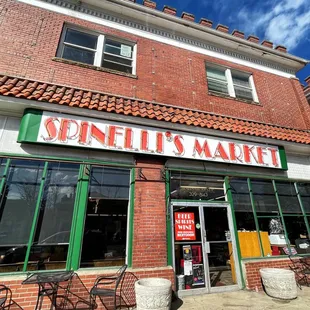 Spinelli&apos;s Market