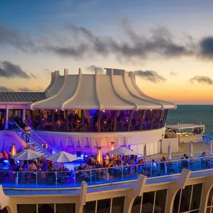 Experience Spinners Rooftop Grille, with 360-degree of St. Pete Beach.