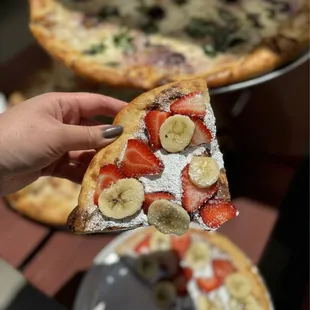 Dessert pizza