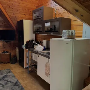 This is the cottage that's out near the pool bring an induction cooktop and you can use their cast-iron skillet.