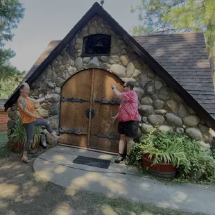 The cottage. It has air conditioning, a hot plate and a decent size refrigerator. The AC sometimes tripped the breaker though.