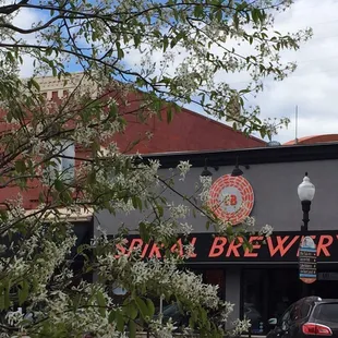 Closed on Mondays &amp; Tuesdays!