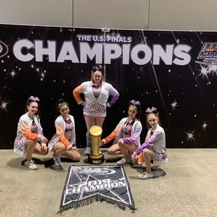 Lady Smoke, US Finals Champions 18-19&quot;