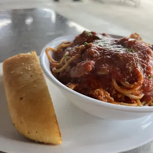 Spaghetti with meat sauce 8/10