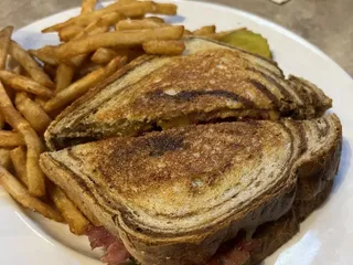 Point After Pub & Grille