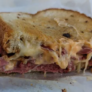 a roast beef sandwich