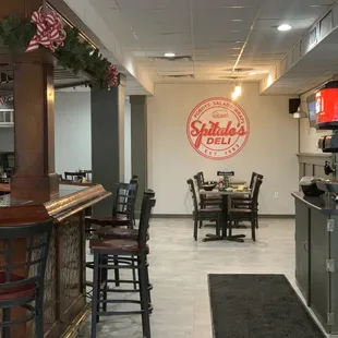 Dining Room &amp; Bar