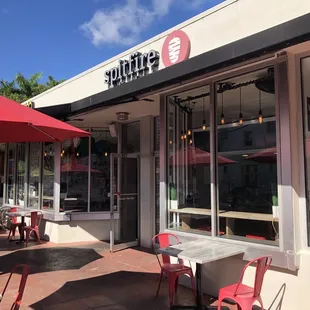 Storefront with outside seating