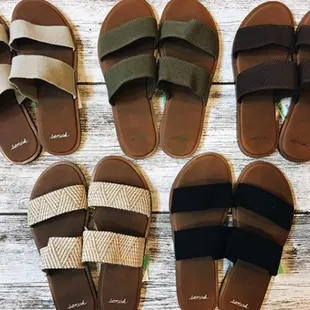 Sanuk "Gora Gora" sandal