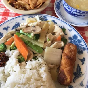 Good and friendly service, very good food and excellent prices.