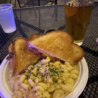 The Pot Belly Sandwich