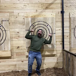 Splinters Axe throwing bays!