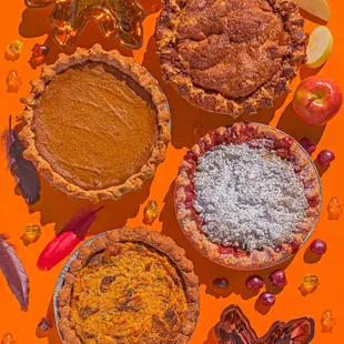 SPLIT Bakehouse Thanksgiving Pies are here! Order them freshly baked or frozen to bake-at-home!
Pumpkin, Cherry Apple, Apple Pies, Quiches