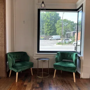 Love this nook other than the light burned out