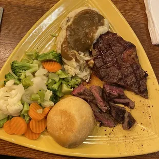 New Menu item - 12 oz steak w/ mash potatoes &amp; vegetables with bun.