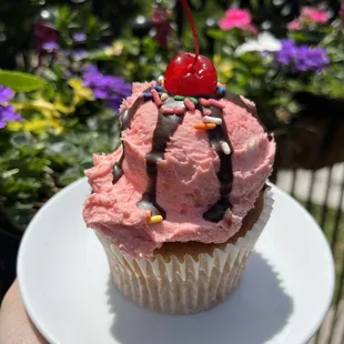 Fresh Baked Goodies by Sadie Poche the Baking Belle at Spoke &amp; Hub