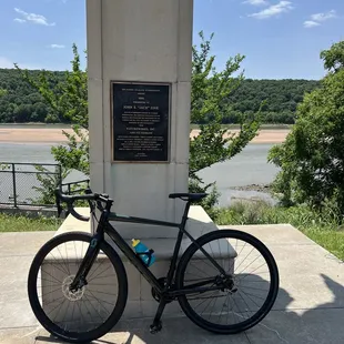 Gravel bike - great for the bike path