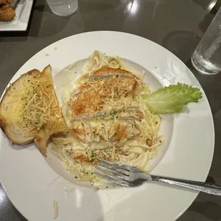 Fettuccine Alfredo with chicken