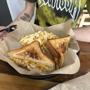 Grilled Mac and cheese with bacon Mac and cheese