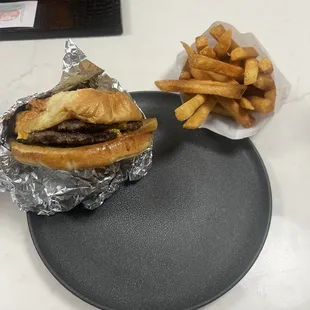 Double Cheese Burger / Fries