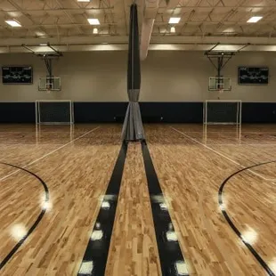2 Full size basketball/volleyball/futsal courts