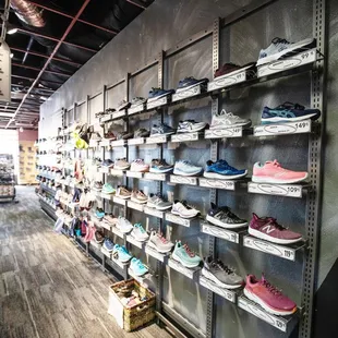 Footwear wall