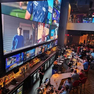 a crowded sports bar