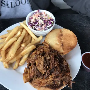Pulled pork sandwich