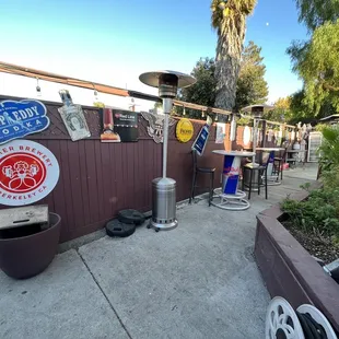 Cool place basic food good drinks 8/6//2