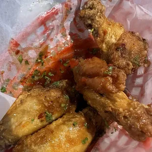 Thai Chili buffalo wings. 5 or more in an order. They fry them right and the sauce is great!