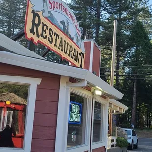 the outside of the restaurant