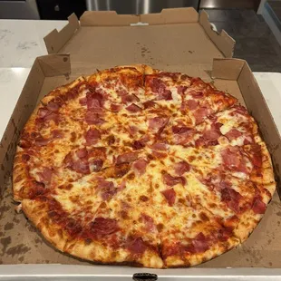XL ham and cheese pan pizza