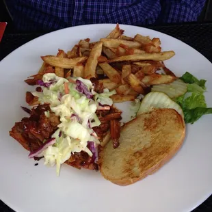 Pulled pork Hawaiian sandwiches