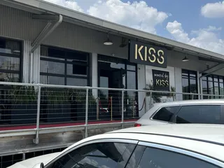 Kiss Lounge