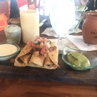 Taquitos De Hongos Y Pollo